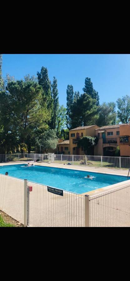 Appartement Village 7 En Residence De Vacances En Camargue Arles Exterior foto
