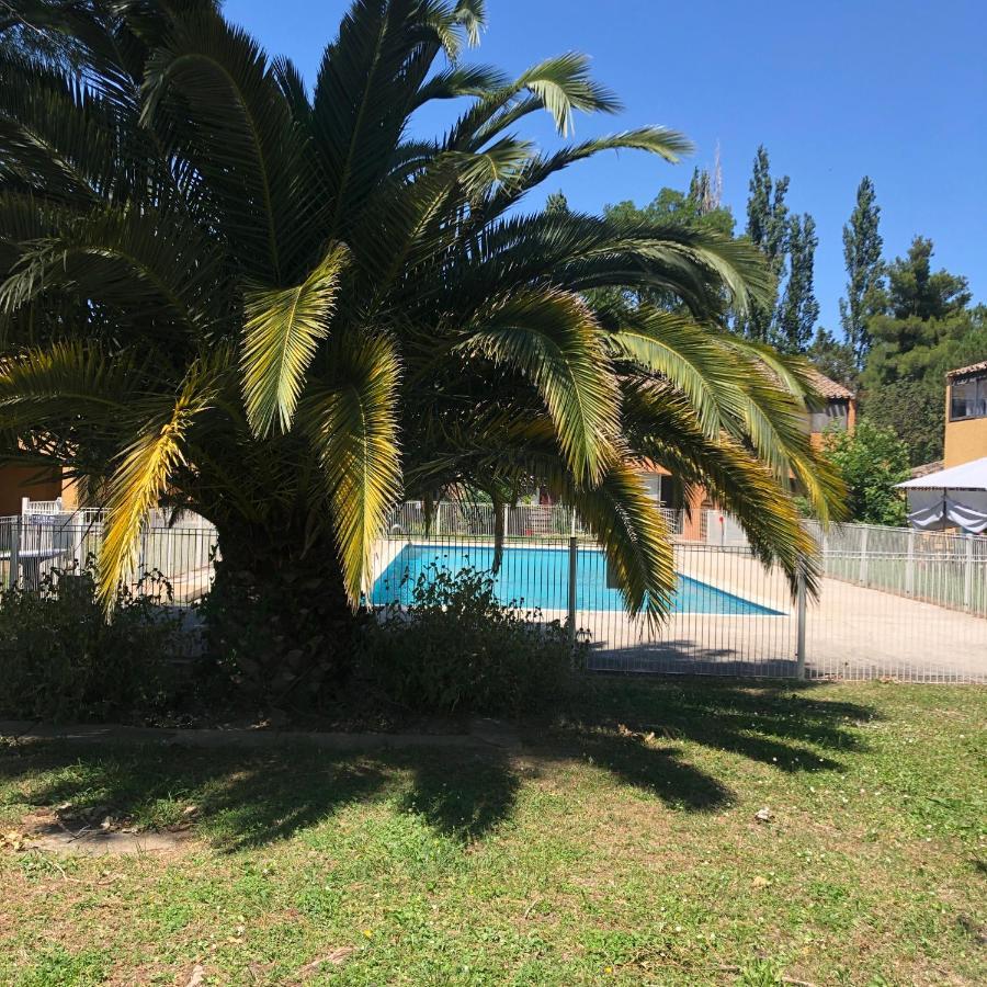 Appartement Village 7 En Residence De Vacances En Camargue Arles Exterior foto