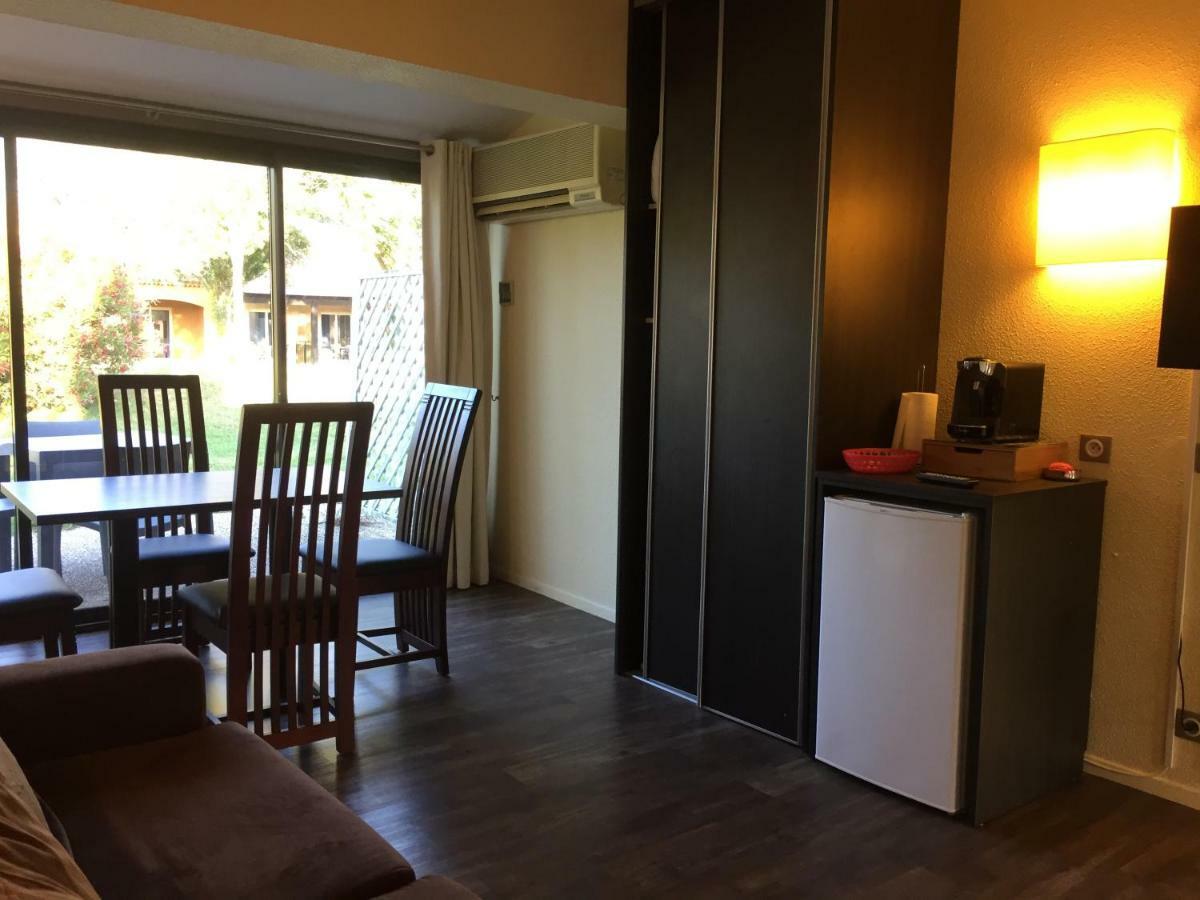 Appartement Village 7 En Residence De Vacances En Camargue Arles Exterior foto